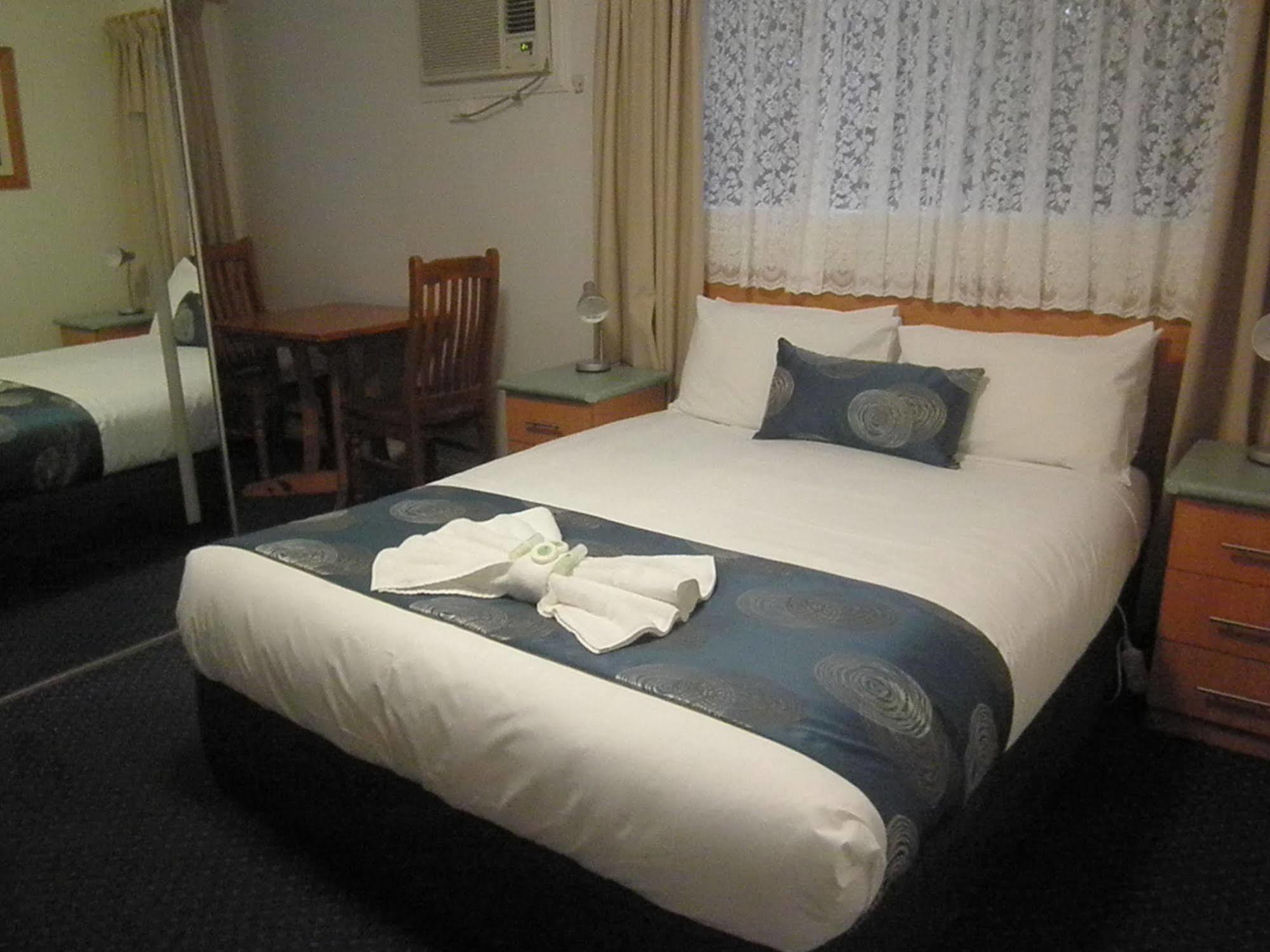 Poet'S Recall Motel Gundagai Extérieur photo